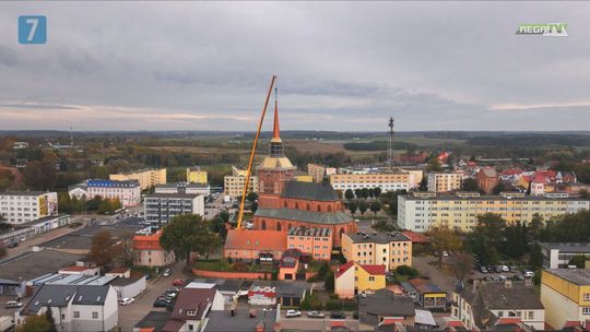 Montaż iglicy na kościele MBNP w Świdwinie.