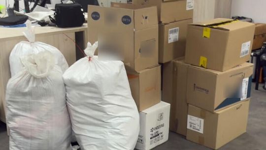 Zachodniopomorska KAS wykryła blisko 60 tys. sztuk papierosów podczas kontroli na targowisku,