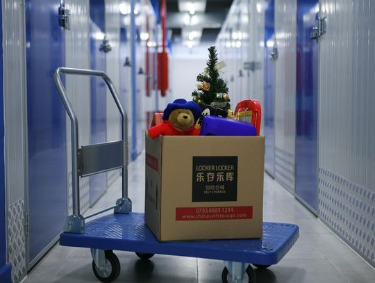 Budowa magazynów z płyt warstwowych – poradnik inwestora i przedsiębiorcy