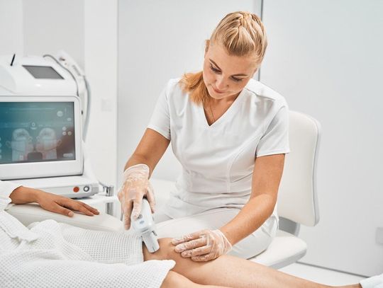 Laseroterapia kolana