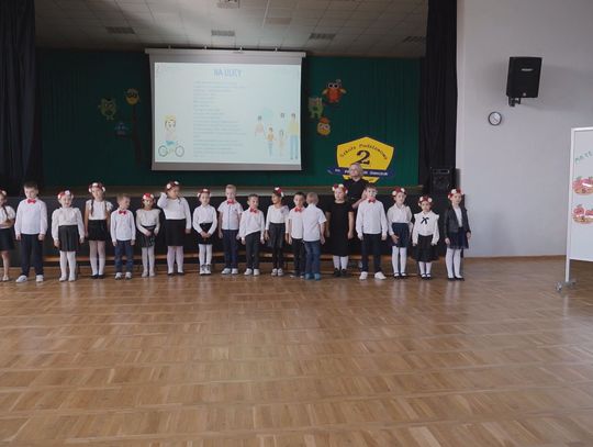 Ślubowanie klas pierwszych w PSP nr 2 w Świdwinie