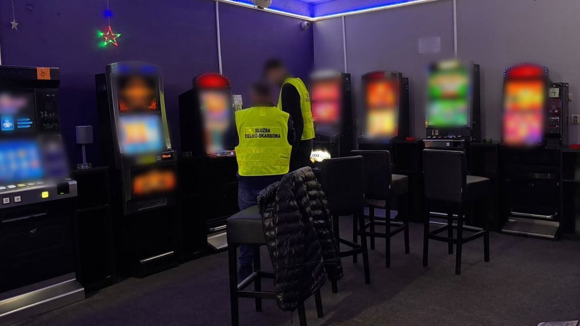 KAS i Policja rozbiły grupę przestępczą, która organizowała nielegalne gry hazardowe. Zatrzymano 58 osób.