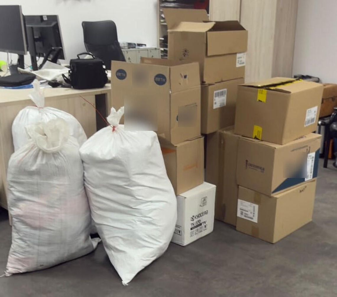 Zachodniopomorska KAS wykryła blisko 60 tys. sztuk papierosów podczas kontroli na targowisku, Zachodniopomorska KAS wykryła blisko 60 tys. sztuk papierosów podczas kontroli na targowisku,