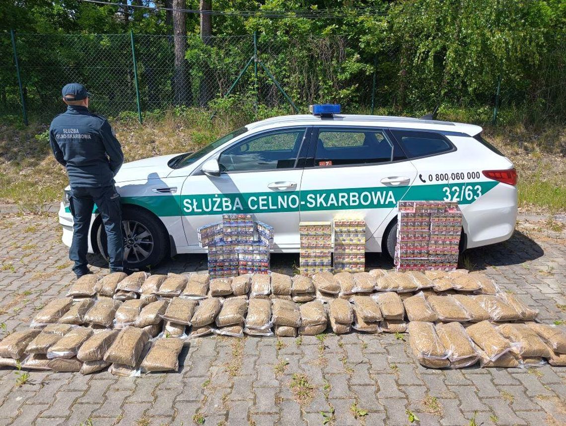 Zachodniopomorska Krajowa Administracja Skarbowa (KAS) zatrzymała prawie 98 kg nielegalnego tytoniu do palenia i niespełna 15 tys. papierosów.
